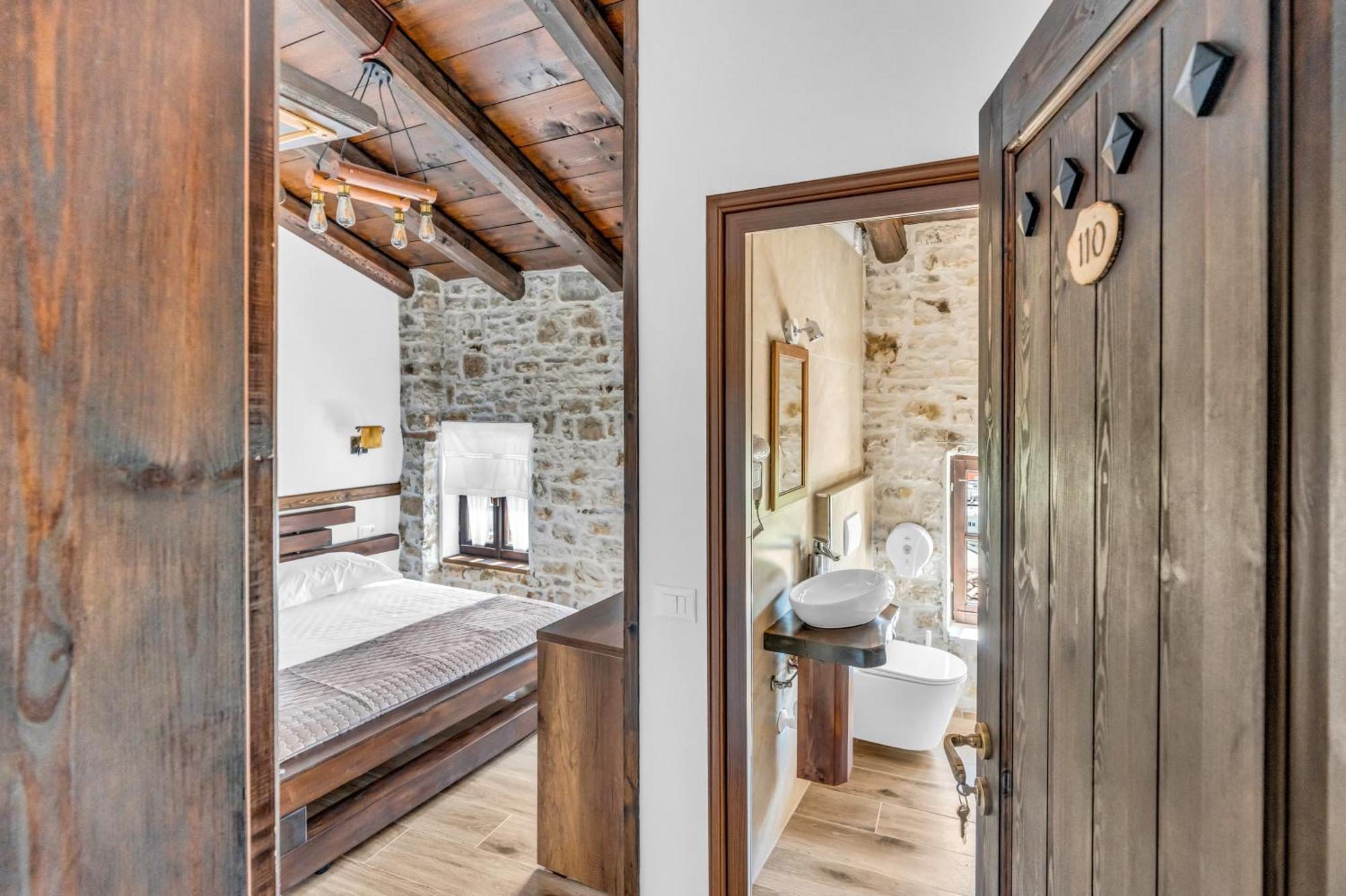 Hotel Bohem Berat Zewnętrze zdjęcie